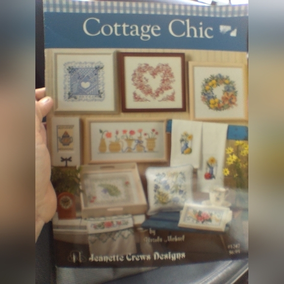 Cottage Chic Cross Stitch Pattern Booklet Jeanette Crews Designs - Picture 1 of 1